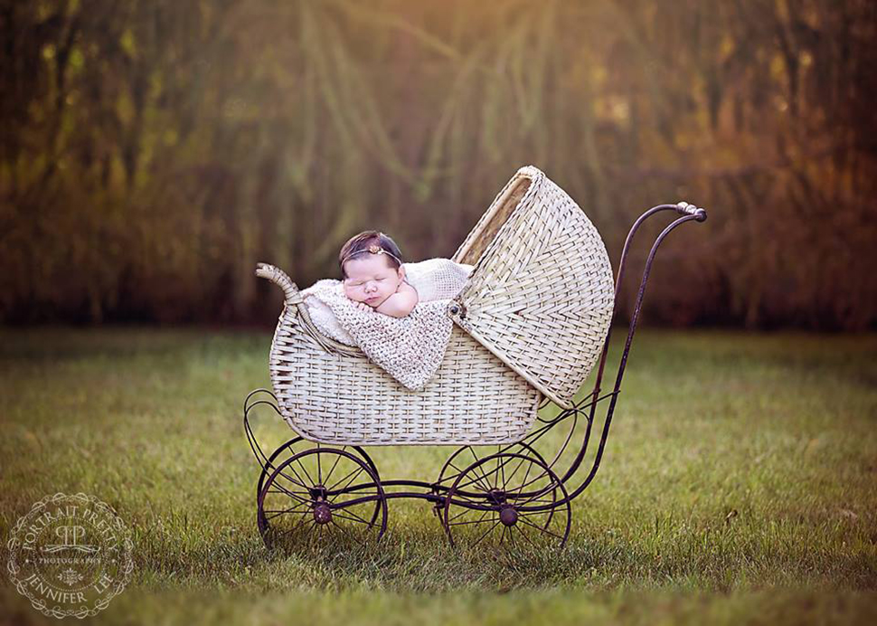 Outdoor Newborn Photographers Buffalo NY