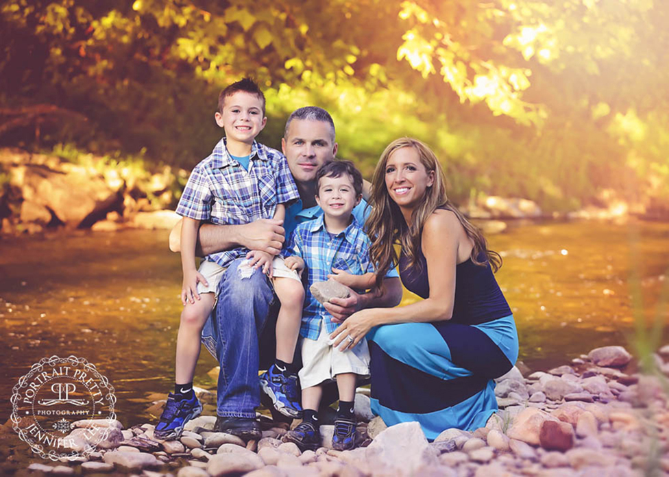 buffalo photography family portraits at creek