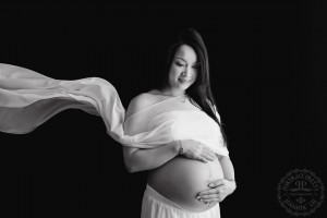 Orchard Park Maternity PHotographer in Studio