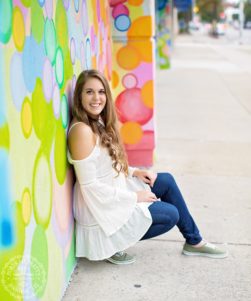 frontier senior photographer bubble wall