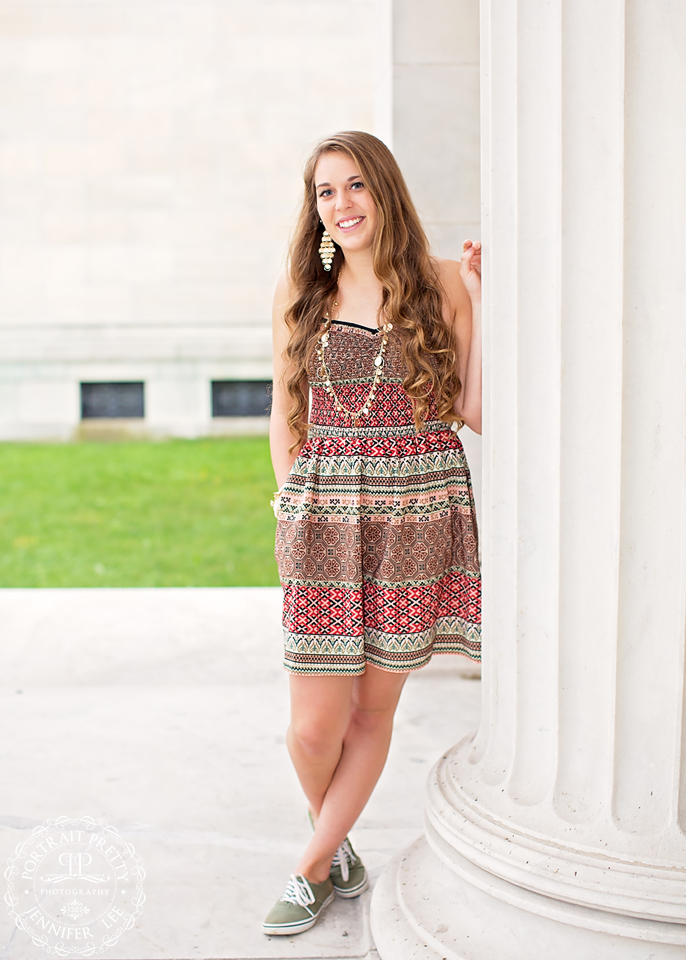 frontier senior portraits at art gallery
